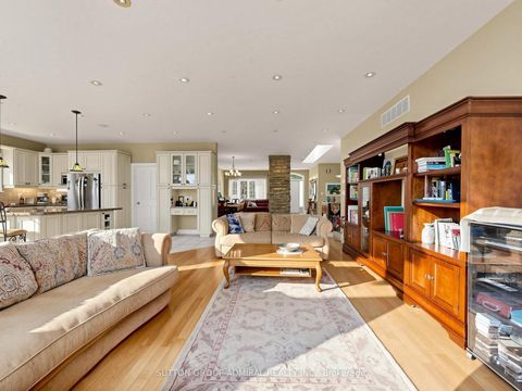 Photo 6 at 3 Raymond Drive, Yorkhill, Vaughan