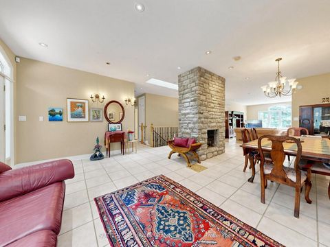 Photo 9 at 3 Raymond Drive, Yorkhill, Vaughan