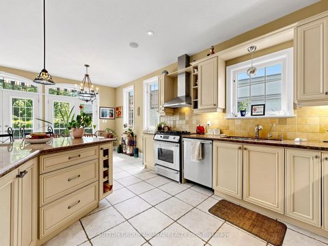 Photo 13 at 3 Raymond Drive, Yorkhill, Vaughan