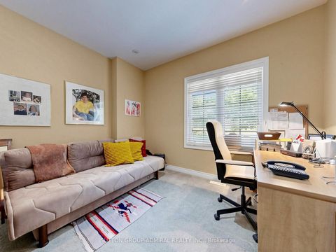 Photo 24 at 3 Raymond Drive, Yorkhill, Vaughan