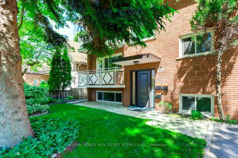 Photo 2 at 38 Jellicoe Avenue, Alderwood, Toronto