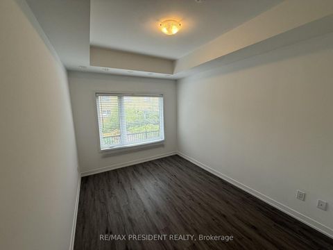 Photo 4 at 6 - 12 Marquette Avenue S, Lawrence, Toronto