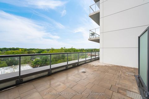 Photo 1 at 504 - 185 Deerfield Road, Central Newmarket, Newmarket