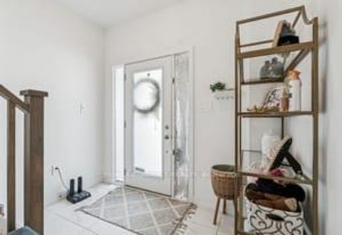 Photo 1 at 39 Turnberry Lane, Painswick South, Barrie