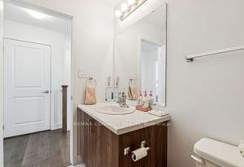 Photo 8 at 39 Turnberry Lane, Painswick South, Barrie