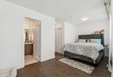 Photo 11 at 39 Turnberry Lane, Painswick South, Barrie