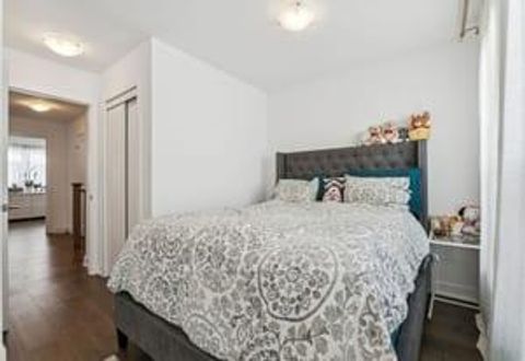 Photo 13 at 39 Turnberry Lane, Painswick South, Barrie