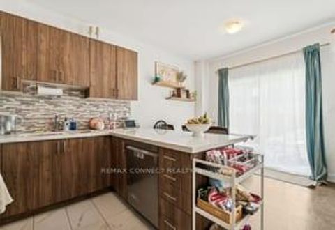 Photo 31 at 39 Turnberry Lane, Painswick South, Barrie