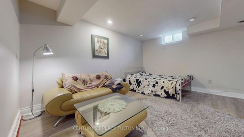 Photo 18 at 158 Holm Crescent, Willowbrook, Markham