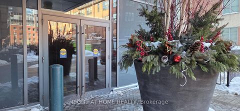 Photo 1 at 911 - 478 King Street W, Waterfront Communities C1, Toronto