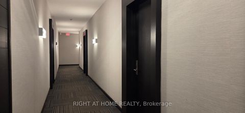 Photo 4 at 911 - 478 King Street W, Waterfront Communities C1, Toronto