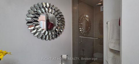 Photo 8 at 911 - 478 King Street W, Waterfront Communities C1, Toronto