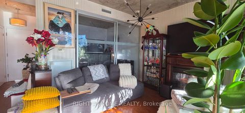 Photo 15 at 911 - 478 King Street W, Waterfront Communities C1, Toronto