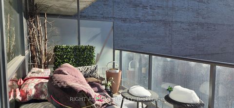 Photo 18 at 911 - 478 King Street W, Waterfront Communities C1, Toronto