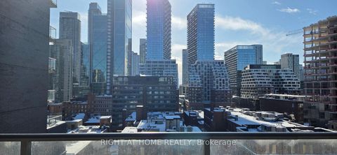Photo 19 at 911 - 478 King Street W, Waterfront Communities C1, Toronto