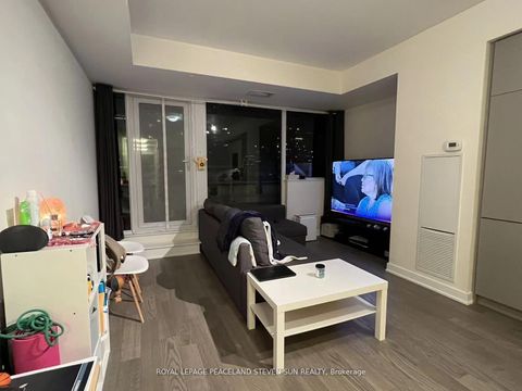 Photo 4 at 904 - 17 Dundonald Street, Yonge Corridor, Toronto