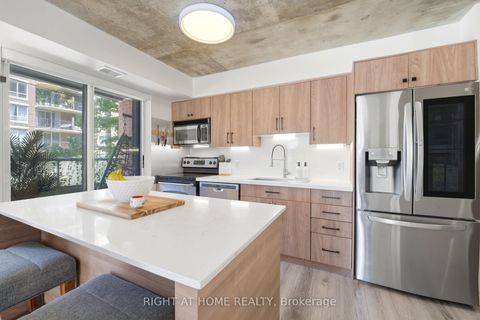 Photo 4 at 209 - 1005 King Street W, Niagara, Toronto