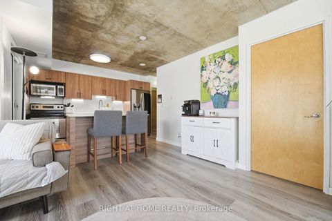 Photo 8 at 209 - 1005 King Street W, Niagara, Toronto