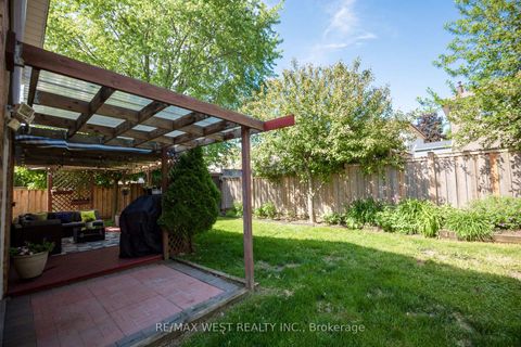 Photo 8 at 14 Souch Court, Bowmanville, Clarington
