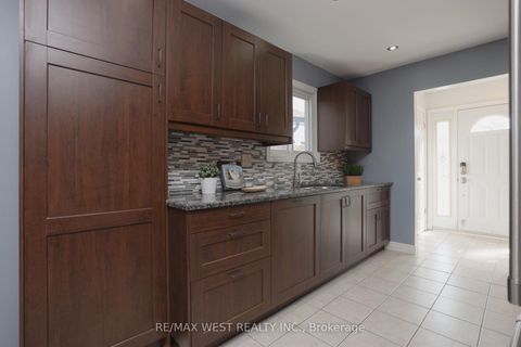 Photo 11 at 14 Souch Court, Bowmanville, Clarington