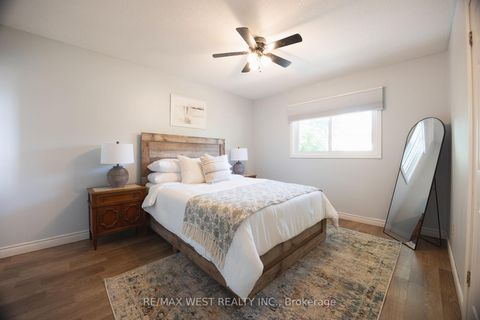 Photo 18 at 14 Souch Court, Bowmanville, Clarington