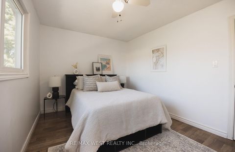 Photo 23 at 14 Souch Court, Bowmanville, Clarington