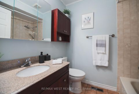 Photo 26 at 14 Souch Court, Bowmanville, Clarington