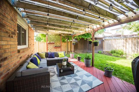 Photo 29 at 14 Souch Court, Bowmanville, Clarington