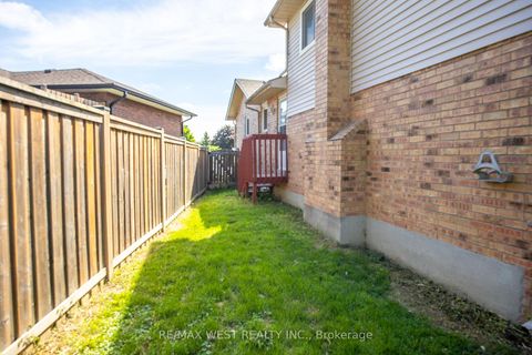 Photo 30 at 14 Souch Court, Bowmanville, Clarington