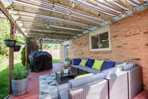 Photo 32 at 14 Souch Court, Bowmanville, Clarington