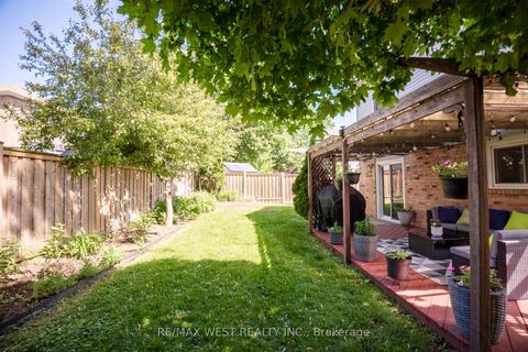 Photo 34 at 14 Souch Court, Bowmanville, Clarington
