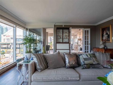 Photo 10 at 404 - 251 Queens Quay W, Waterfront Communities C1, Toronto