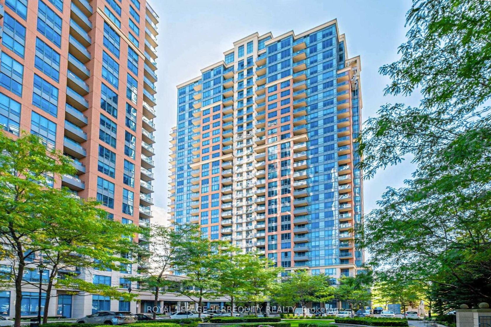 2040 - 35 Viking Lane, City Centre West, Toronto photo number 2
