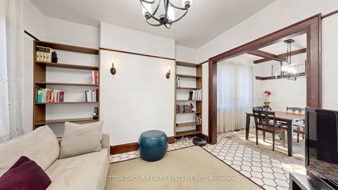 Photo 5 at 39 Exeter Street, Pellam Park, Toronto