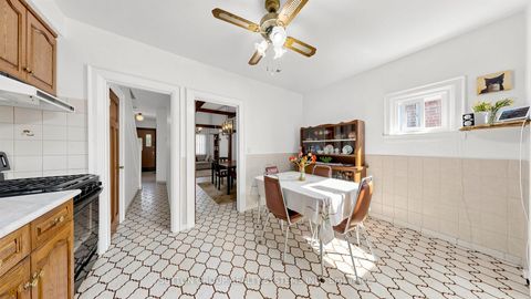 Photo 11 at 39 Exeter Street, Pellam Park, Toronto