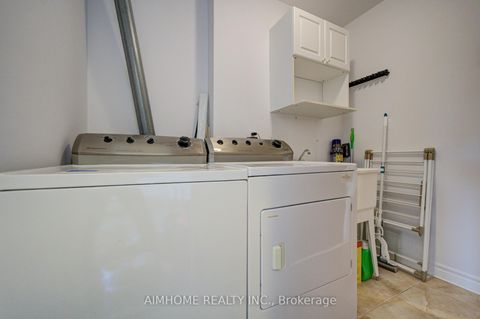 Photo 31 at 609 - 4200 Bathurst Street, Westgate, Toronto