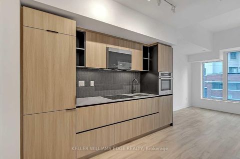 Photo 4 at 202 - 2 Augusta Avenue, Waterfront Communities C1, Toronto