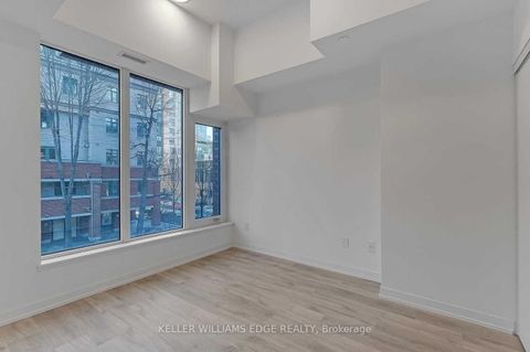 Photo 8 at 202 - 2 Augusta Avenue, Waterfront Communities C1, Toronto