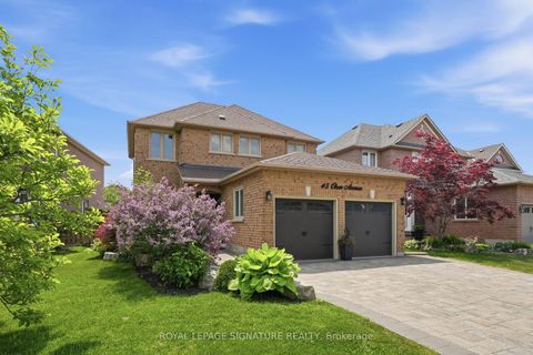Photo 1 at 45 Oban Avenue, Maple, Vaughan