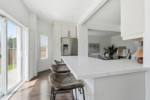 Photo 11 at 45 Oban Avenue, Maple, Vaughan