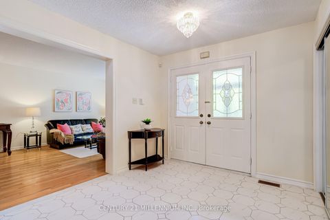 Photo 4 at 50 Piccadilly Road, Doncrest, Richmond Hill
