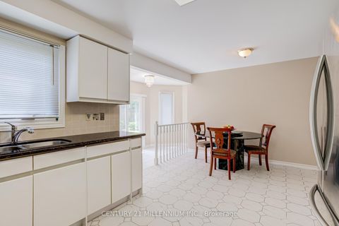 Photo 19 at 50 Piccadilly Road, Doncrest, Richmond Hill