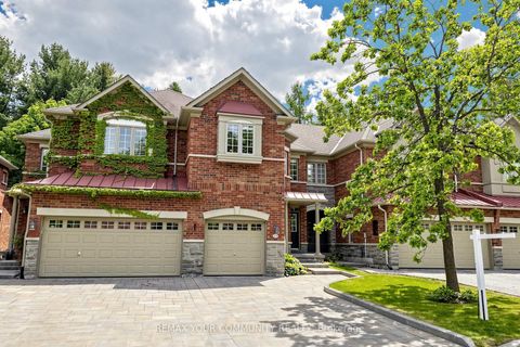Photo 1 at 104 Westbury Court, Westbrook, Richmond Hill
