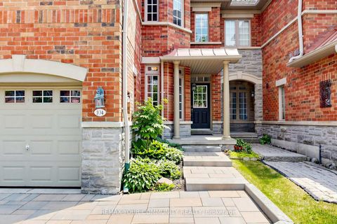 Photo 2 at 104 Westbury Court, Westbrook, Richmond Hill
