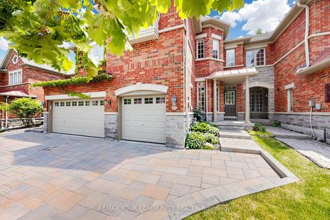 Photo 3 at 104 Westbury Court, Westbrook, Richmond Hill