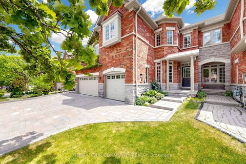 Photo 4 at 104 Westbury Court, Westbrook, Richmond Hill