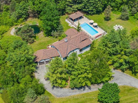 Photo 1 at 30 Kingswood Drive, Rural King, King