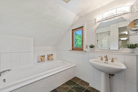 Photo 27 at 30 Kingswood Drive, Rural King, King