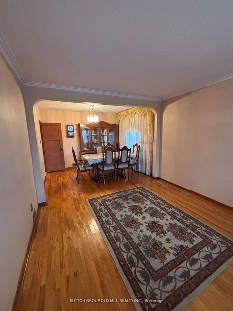 Photo 9 at 14 Ashmore Avenue, Queensway, Toronto