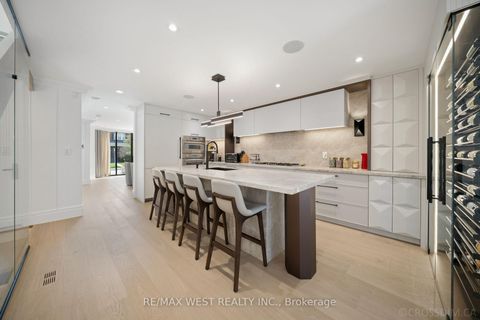 Photo 10 at 238 Melrose Avenue N, Lawrence Park North, Toronto